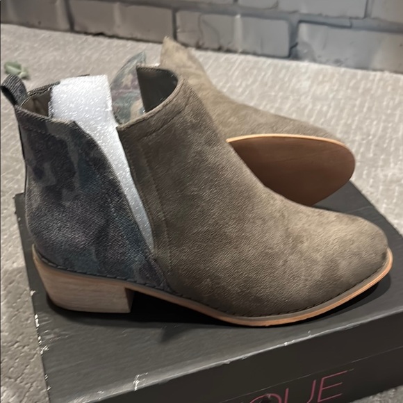 Corkys Charcoal Suede Ankle Booties - Picture 7 of 10